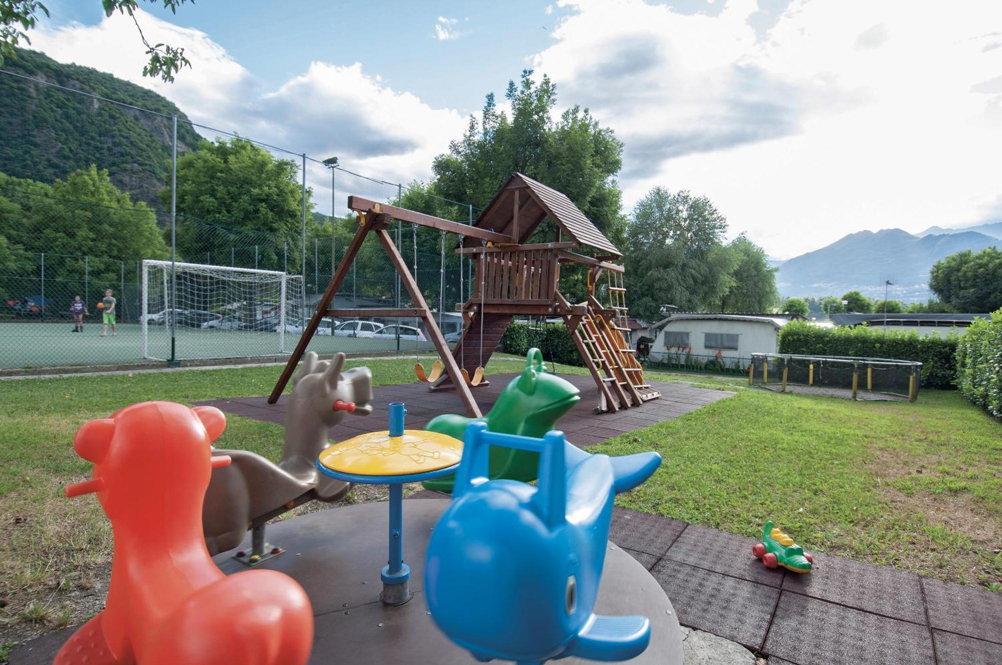 Aparthotel Green Village Colico